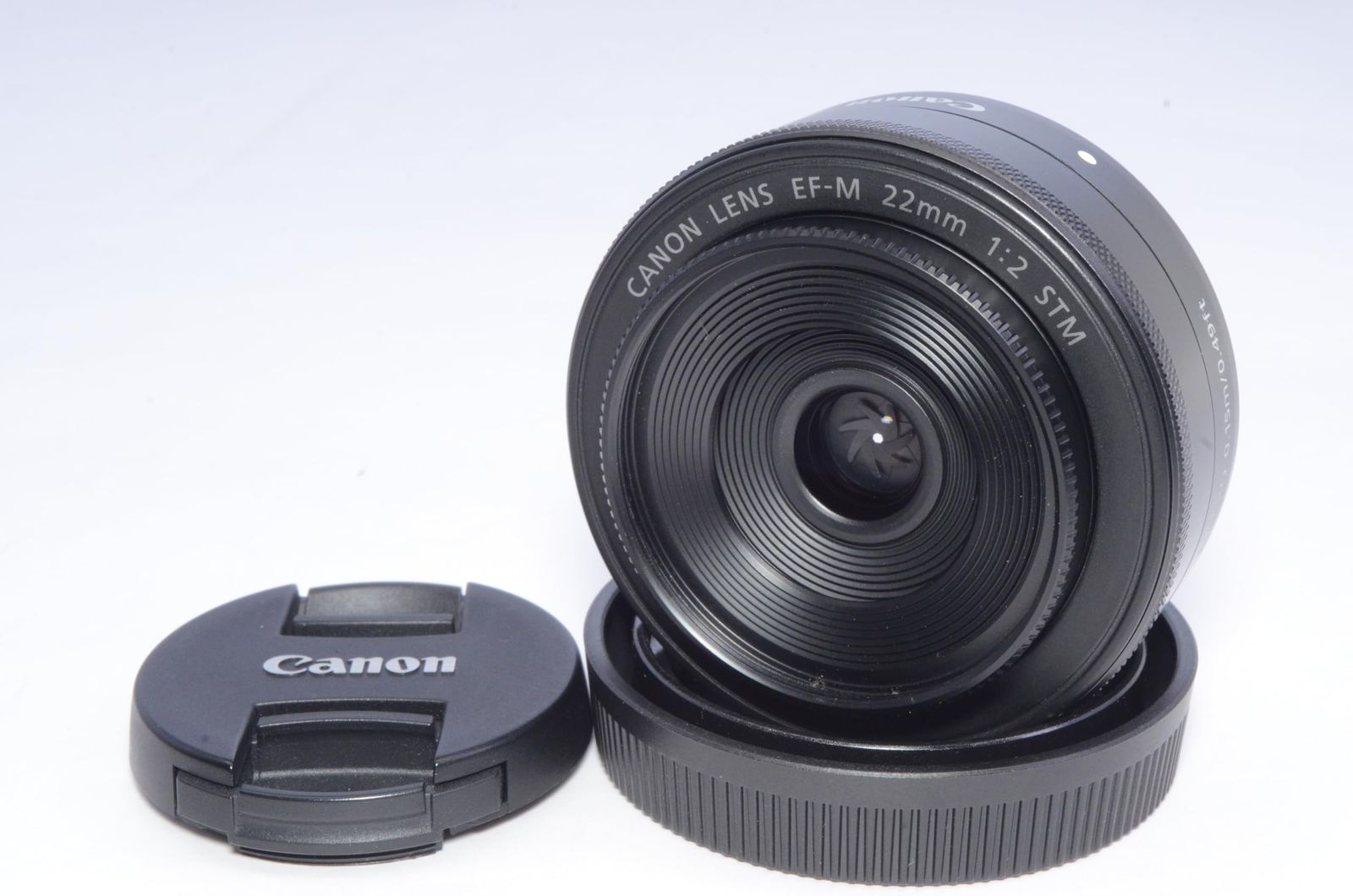 単焦点広角レンズ】Canon EF-M22mm F2 STM ブラック 明るいF2で魅力的