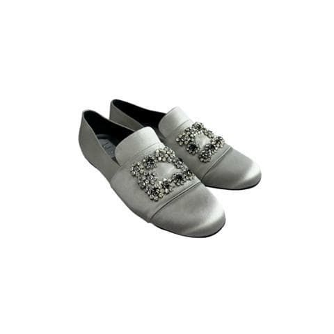ROGER VIVIER：ロジェヴィヴィエ ビジュー付き フラットオペラシューズ 