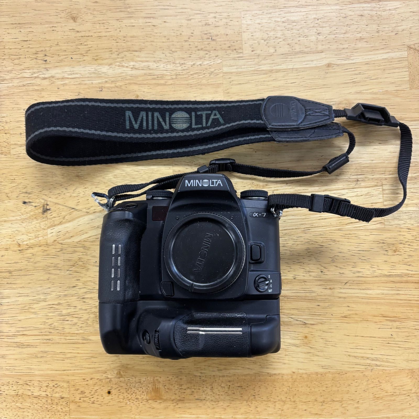 希少・名機】 ミノルタ MINOLTA α-7 / α7 ボディ + VC-7 縦位置 