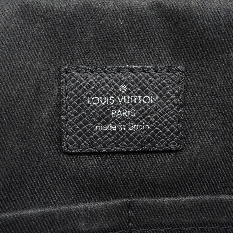 ルイヴィトン LOUIS VUITTON タイガ アレックス・メッセンジャー
