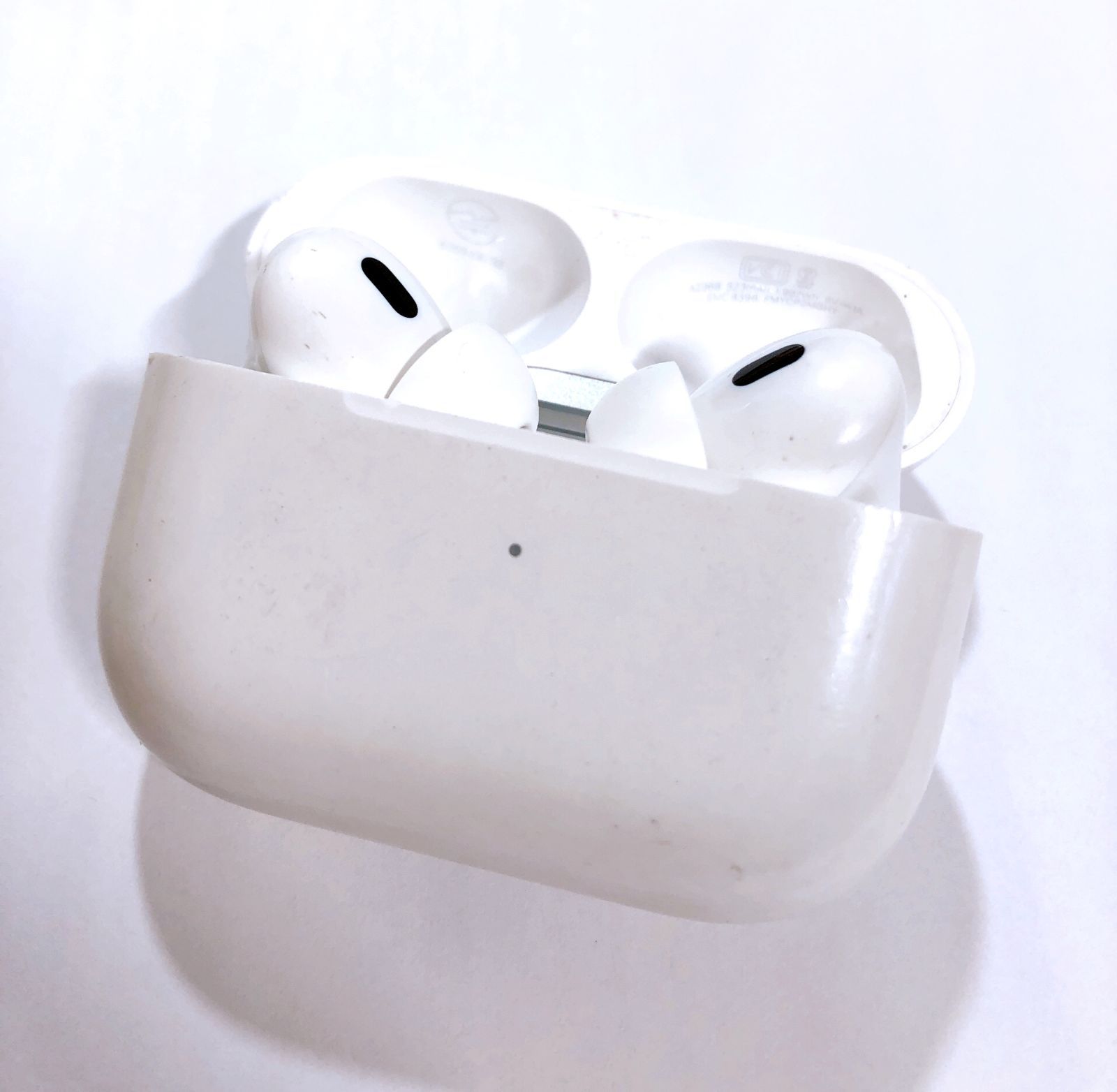 新品】Apple AirPods Pro 第2世代 MQD83J/A 3235】アップル AirPods
