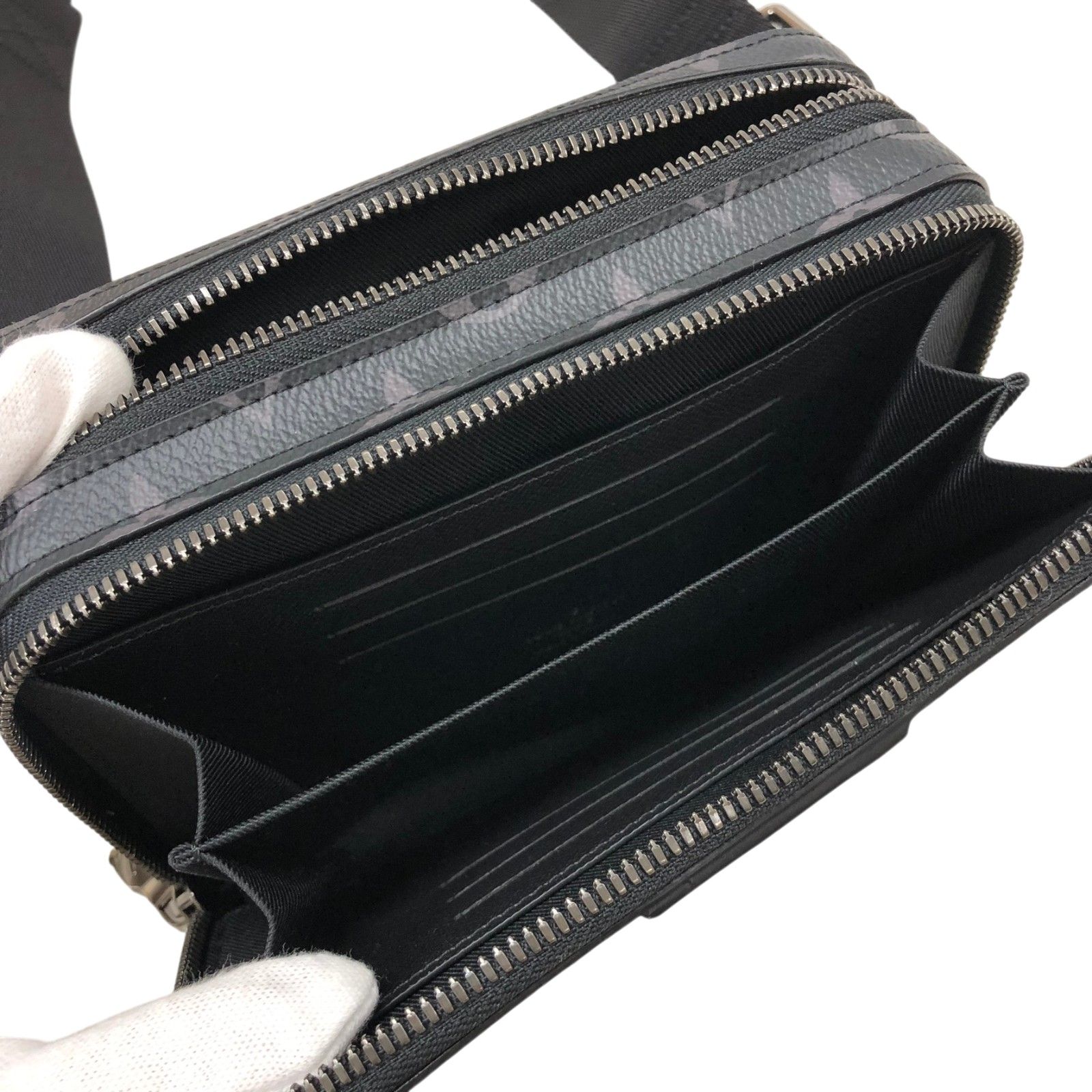 ルイ・ヴィトン LOUIS VUITTON アルファ・ウェアラブルウォレット 