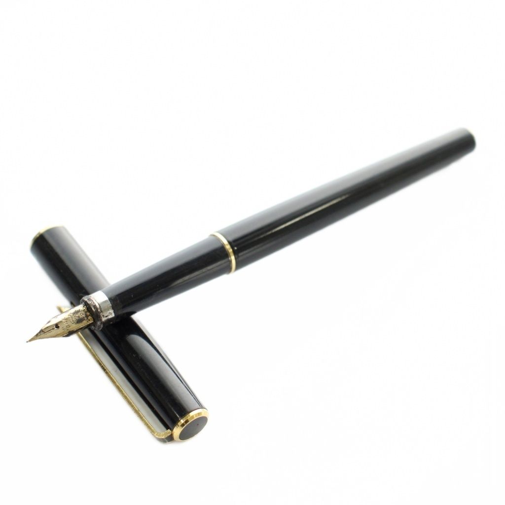 セーラー SAILOR 万年筆 ペン先14K 黒 ブラック ゴールドカラー 金色