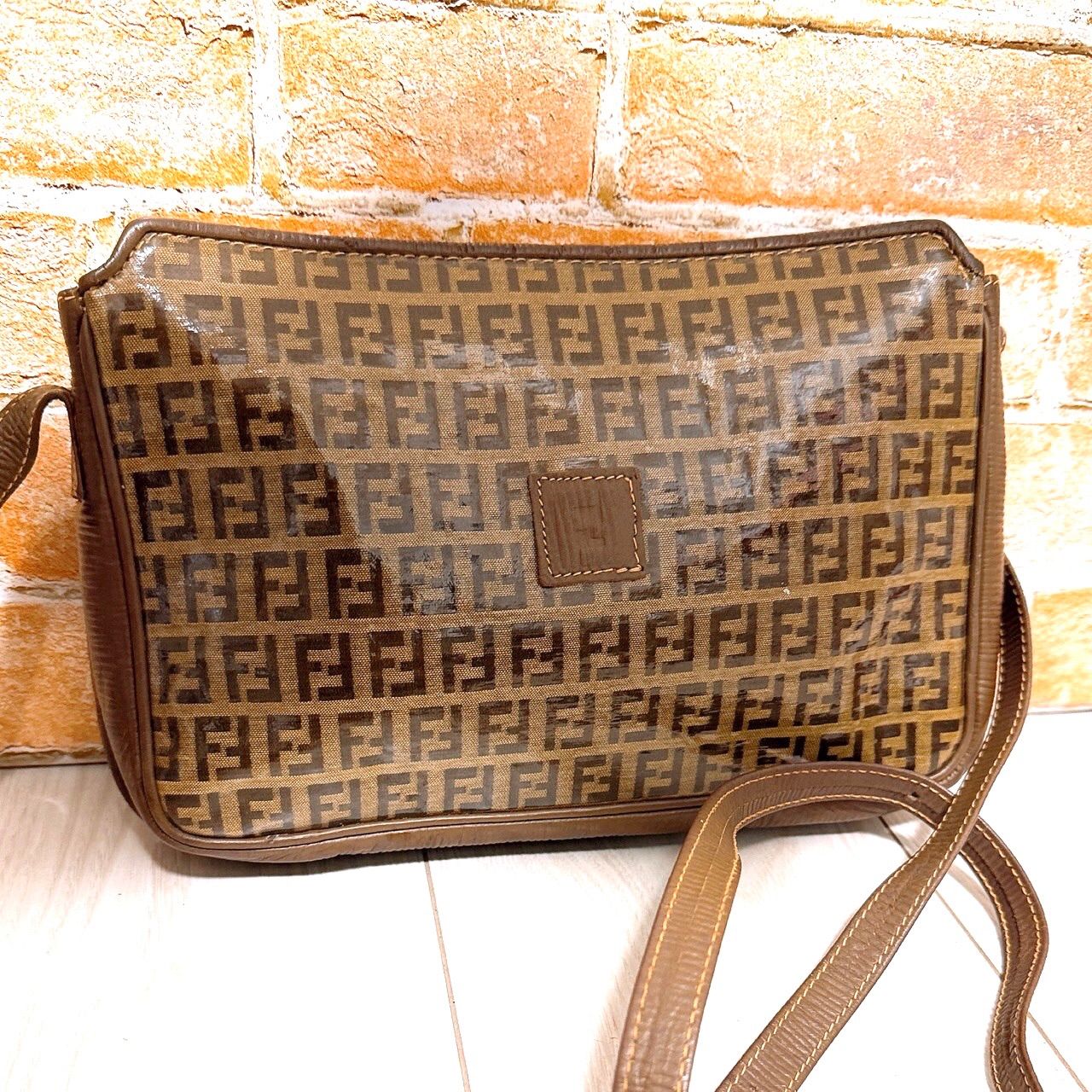 美品) FENDI(フェンディ)ショルダーバッグ ズッカ柄 - メルカリ