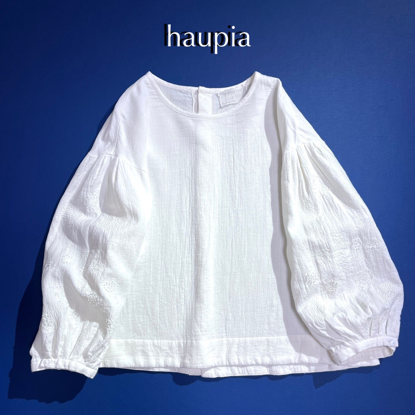 cW68 haupia 花 刺繍 ガーゼコットンシャツ ブラウス 綿 コットン ボリュームスリーブ くるみボタン 刺繍 柄 アイボリー ハウピア cW68 haupia 花 刺繍 ガーゼコットンシャツ ブラウス 綿 コットン