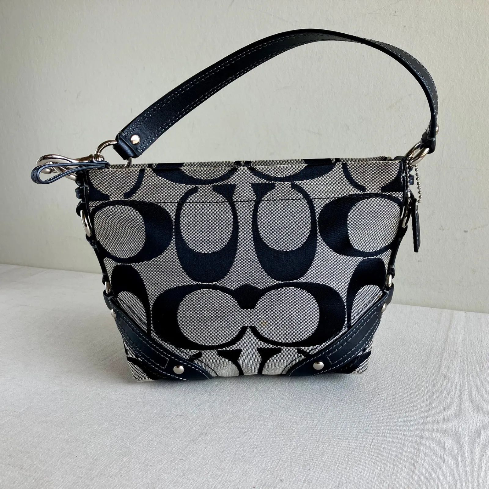 訳あり　Coach Signature Carly Hobo Bag y2k Coach Vintage Mini Carly Hobo Bag Black Canvas Leather Rare Y2K | eBay