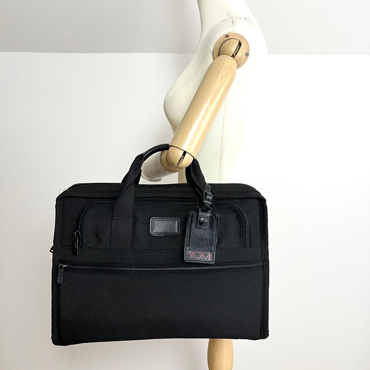 美品 TUMI トゥミ ブリーフケース ビジネスバッグ 黒 A4 大容量 - メルカリ
