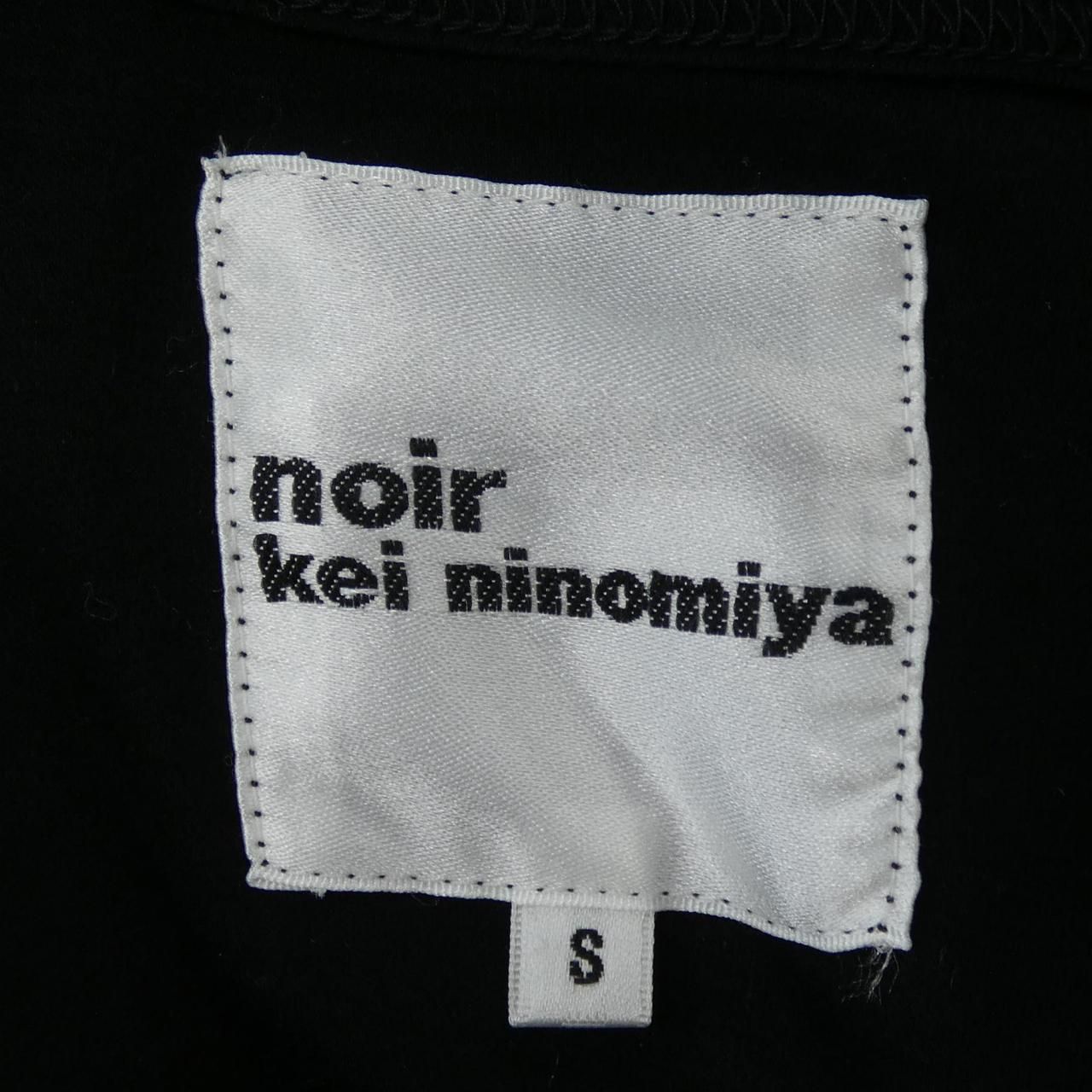 ノワールケイニノミヤ noir kei ninomiya 3M-T004 Tシャツ ノワールケイニノミヤ noir kei ninomiya 3M-T004 Tシャツ 【公式通販】