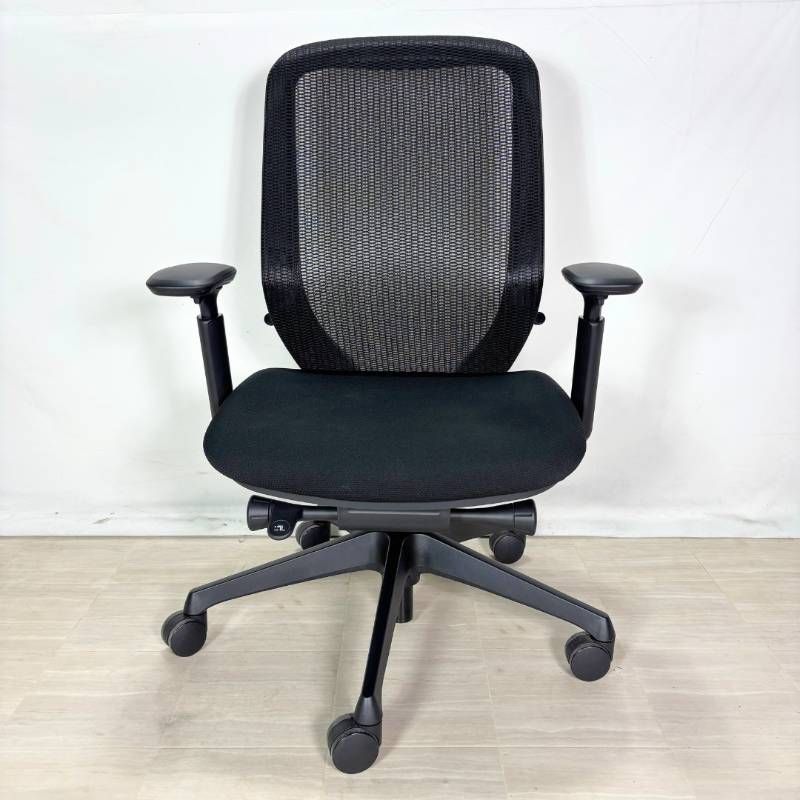  2025年製 ◆ オカムラ ◆ シルフィーチェア ◆ ハイバック ◆ メュシュ ◆ ブラック ◆ 可動肘 ◆ 前傾チルト 座面クッション オフィスチェア ワークチェア 椅子 チェア