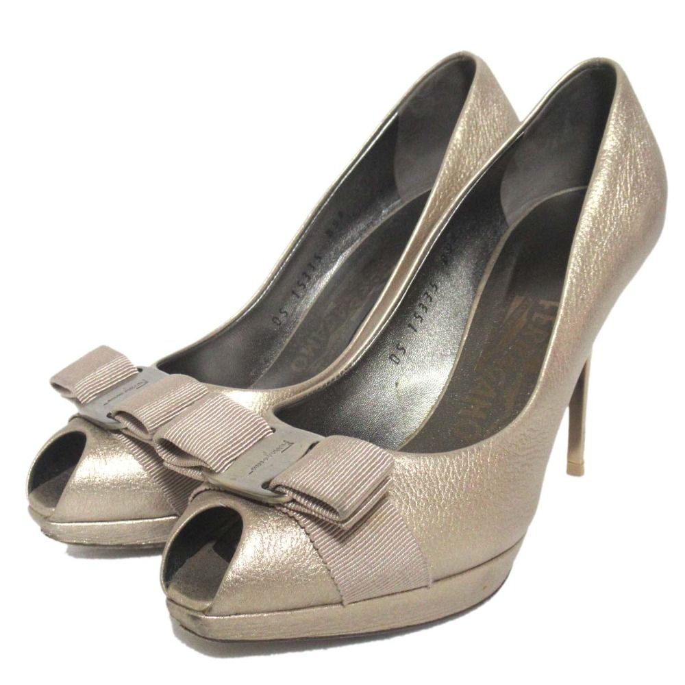 美品 Salvatore Ferragamo サルヴァトーレフェラガモ ヴァラ 美品 Salvatore Ferragamo サルヴァトーレフェラガモ ヴァラ