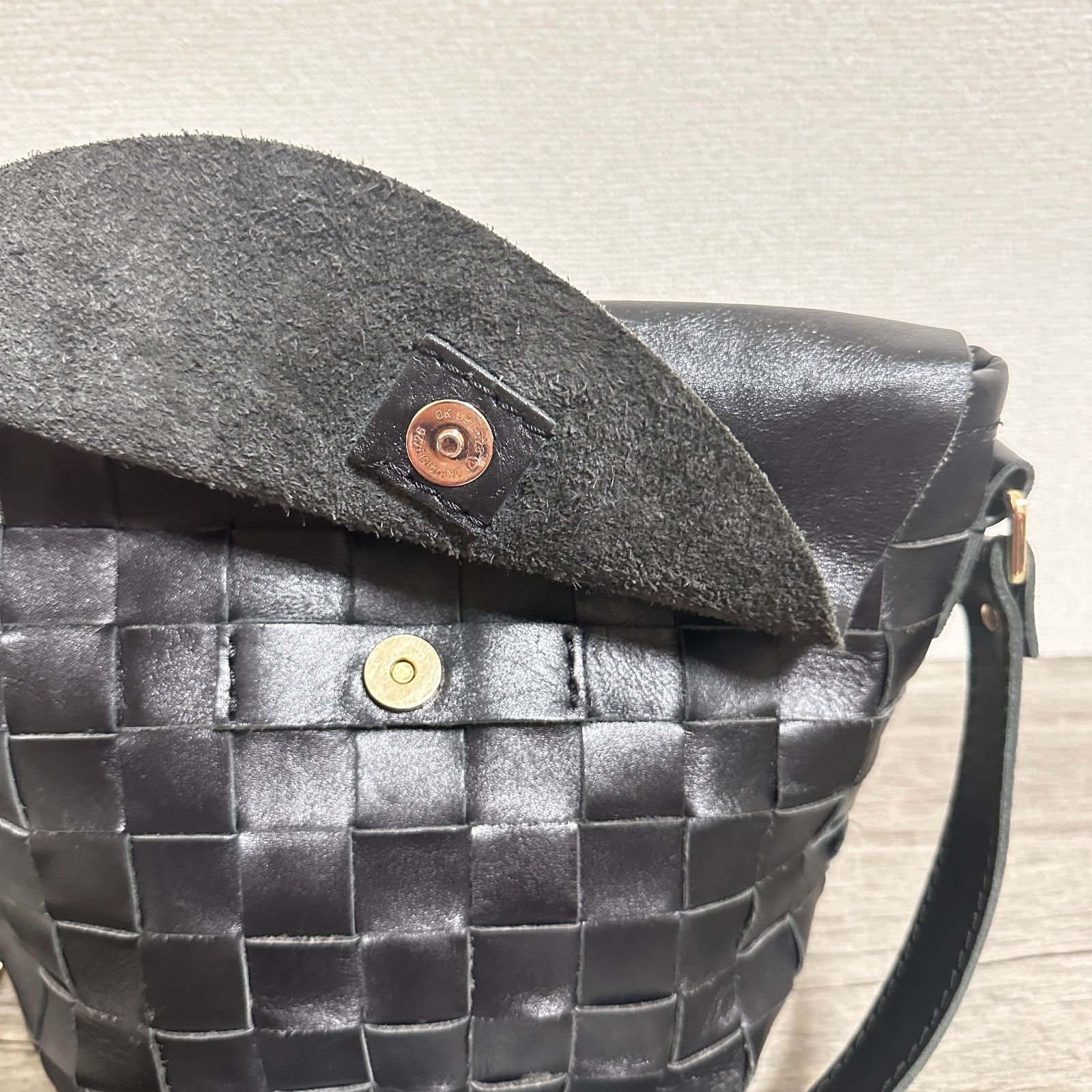 美品 アンティカ KINU 極上『革好きに贈る。」 LEATHER CROCHET BAG 本 