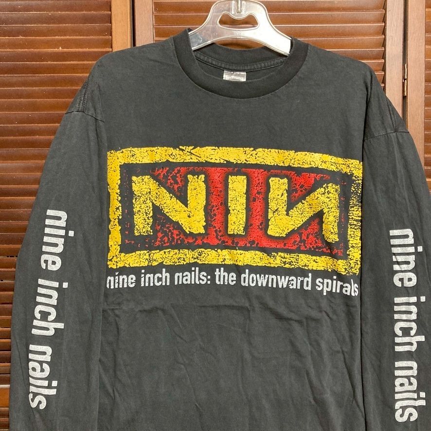 Nine Inch Nails ビンテージ Tシャツ　ｎロゴ　古着USED NINE INCH NAILS- Vintage 90s XXL Rock Band T-shirt | BEGGARS