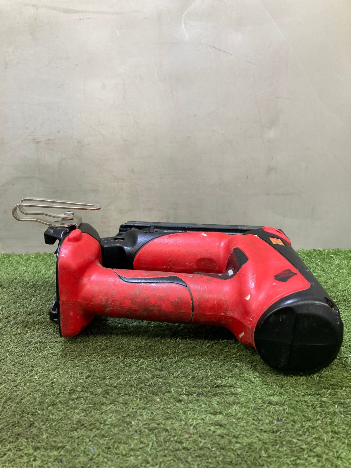 中古品】【0921】☆マックス(MAX) 充電式ピンネイラ TJ-35P1 中古品】【0921】☆マックス(MAX) 充電式ピンネイラ TJ-35P1