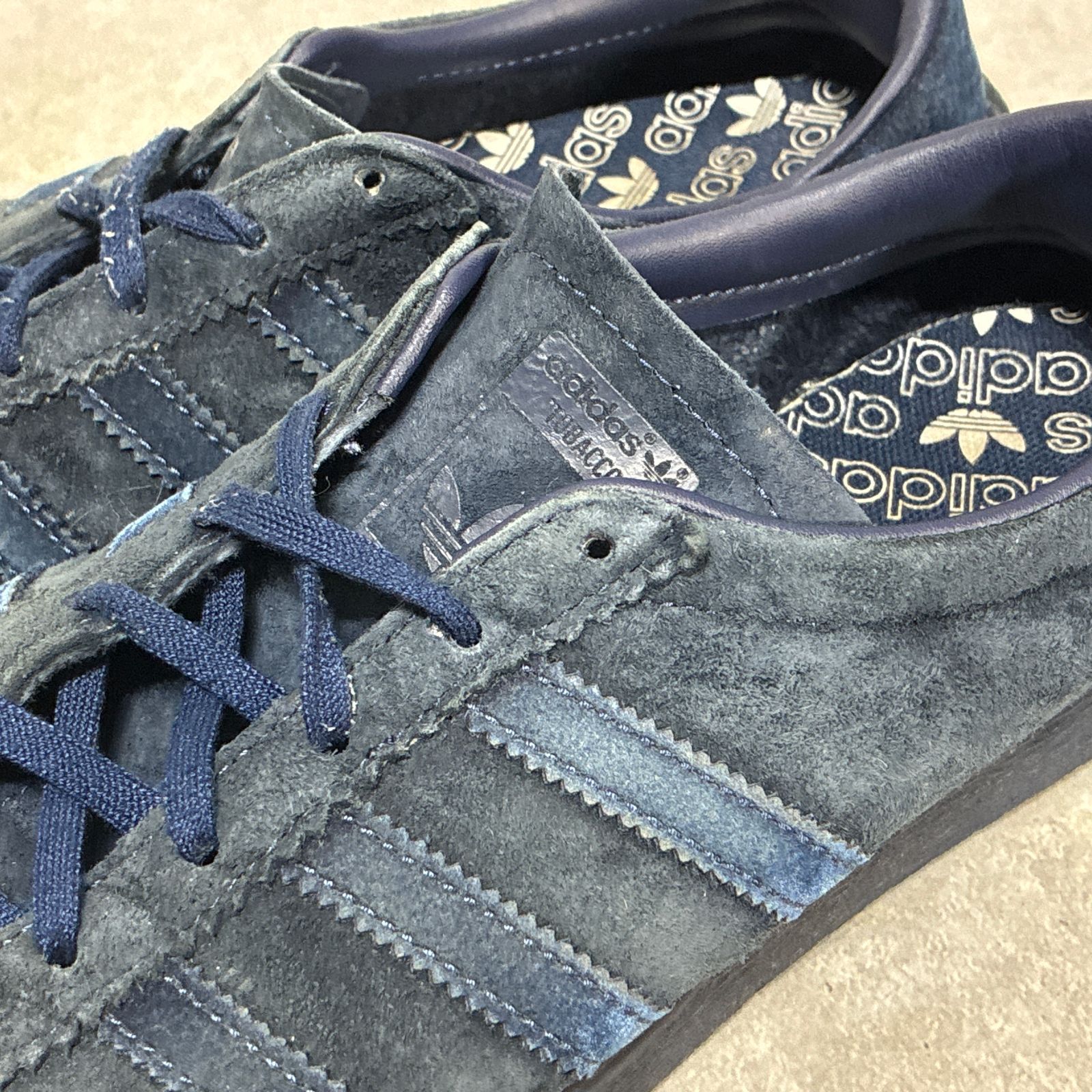 adidas Originals Tobacco タバコ スウェード スニーカー ネイビー