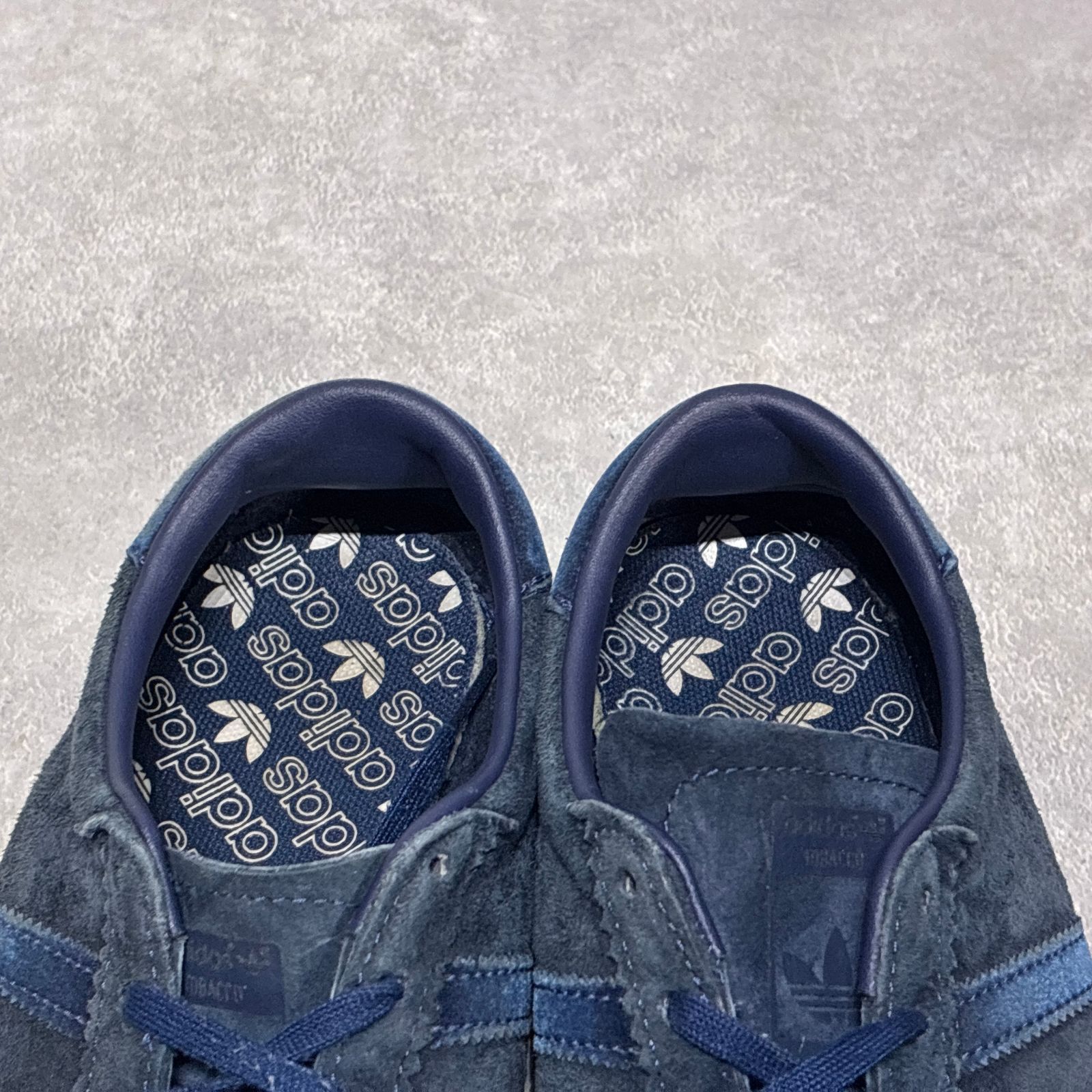 adidas Originals Tobacco タバコ スウェード スニーカー ネイビー