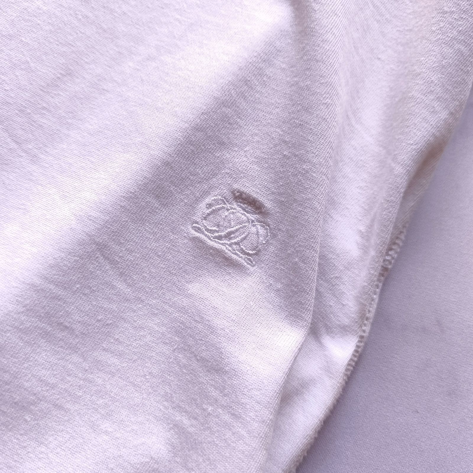 近年 ドゥロワー エンブレム刺繍 コットン天竺ショートスリーブプル