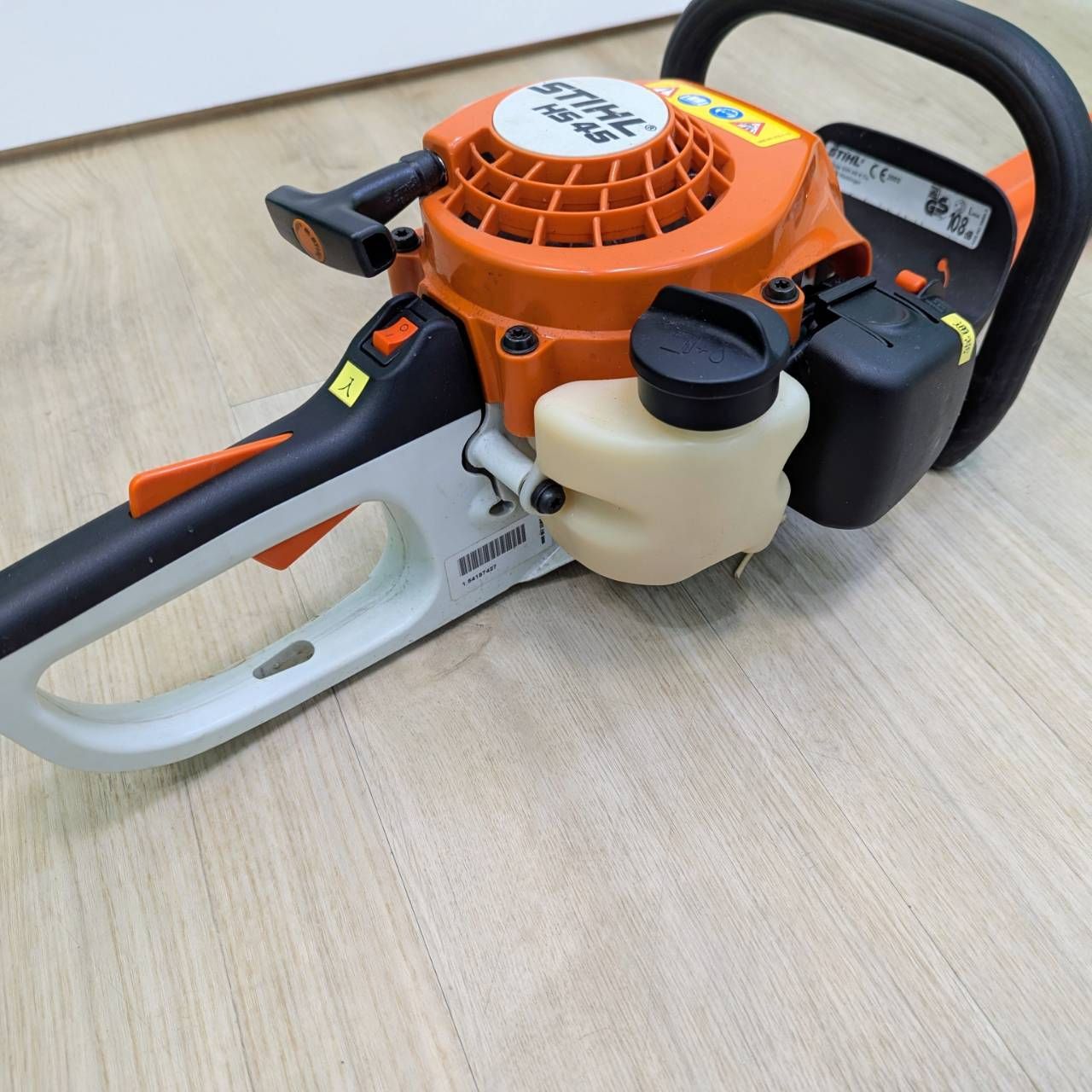 豊】エンジン式 STIHL スチール 入門用軽量ヘッジトリマー HS45