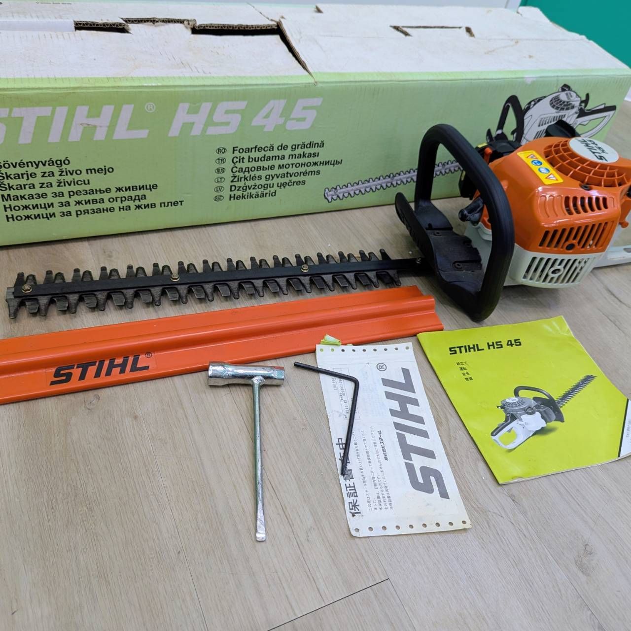 豊】エンジン式 STIHL スチール 入門用軽量ヘッジトリマー HS45