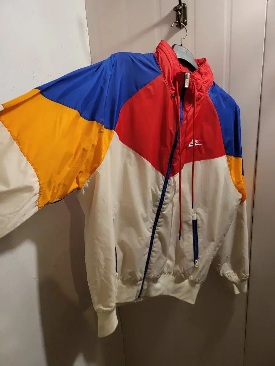 L カラフル ナイキ ウィンドランナー ジャケット パーカー 撥水 L NIKE ウィンドランナー ウィンドブレーカー ジャケット
