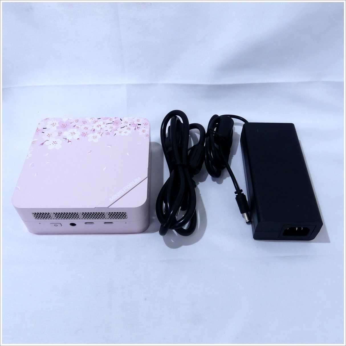 桜エディション UM773SE 【限定】MINISFORUM MINISFORUMから初となる桜色の日本限定ミニPC Watch PC - ミニPC