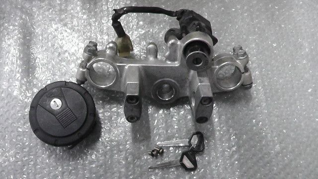 スーパーシェルパ　KL250G-045xxx　の　キーセット　ON抜け:#1773799906