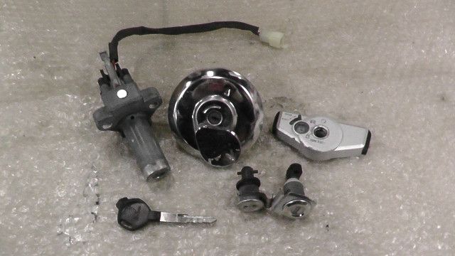 CBF125　LALPCJ725D3155xx　の　キーセット:#1773801372