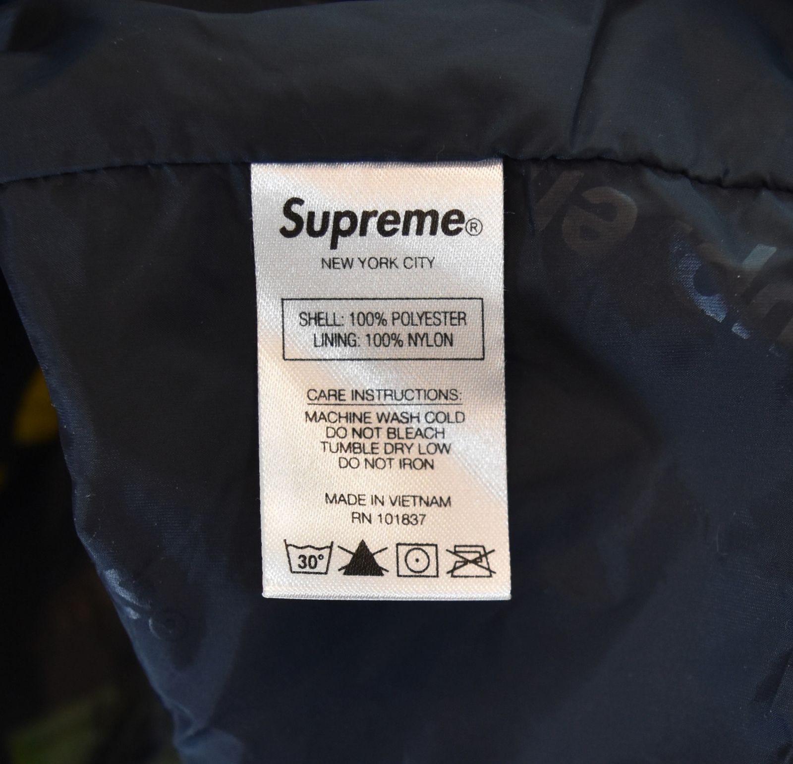 シュプリーム SUPREME 21SS GORE-TEX Stickers Shell Jacket 