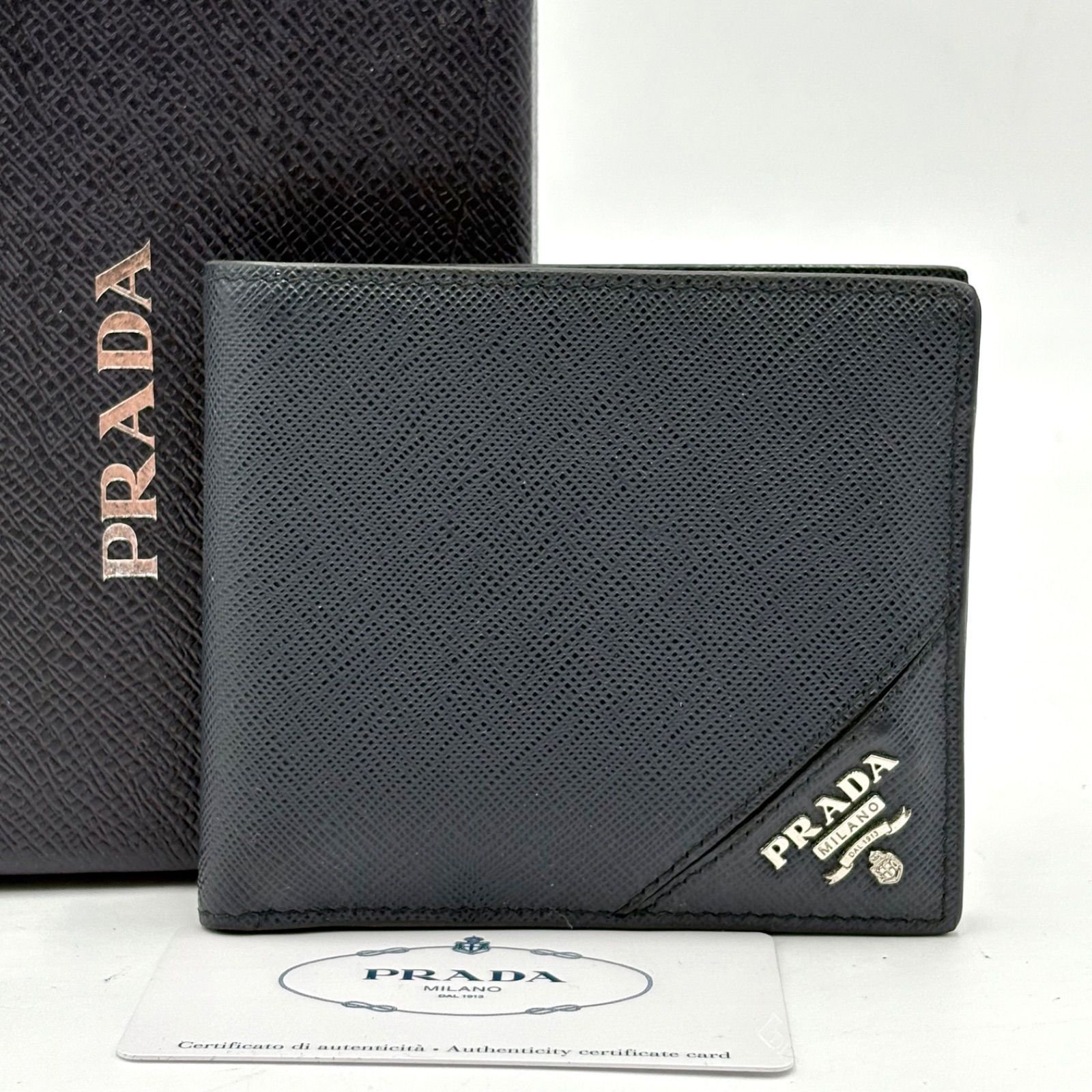 美品 RFID搭載◎PRADA プラダ 三角ロゴ サフィアーノレザー 二つ折り