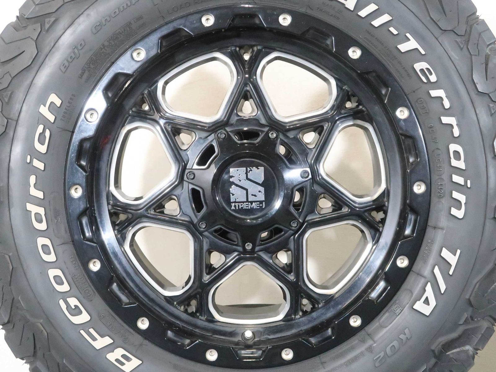 4本 XTREME-J XJ06 17インチ 8J +20 6H PCD 139.7 ラジアル BFグッド
