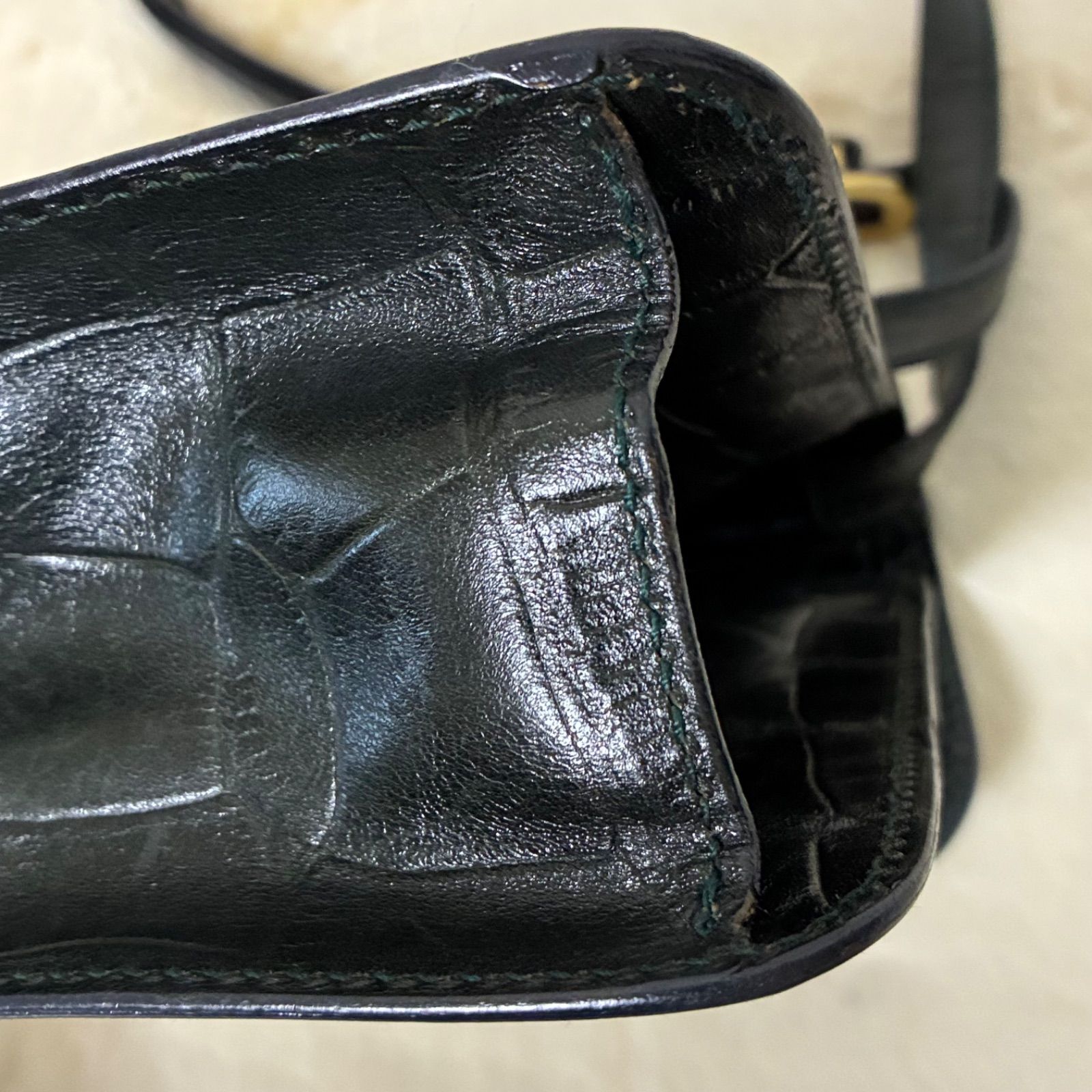 アイグナー AIGNER クロコ型押しレザー ショルダーバッグ - メルカリ