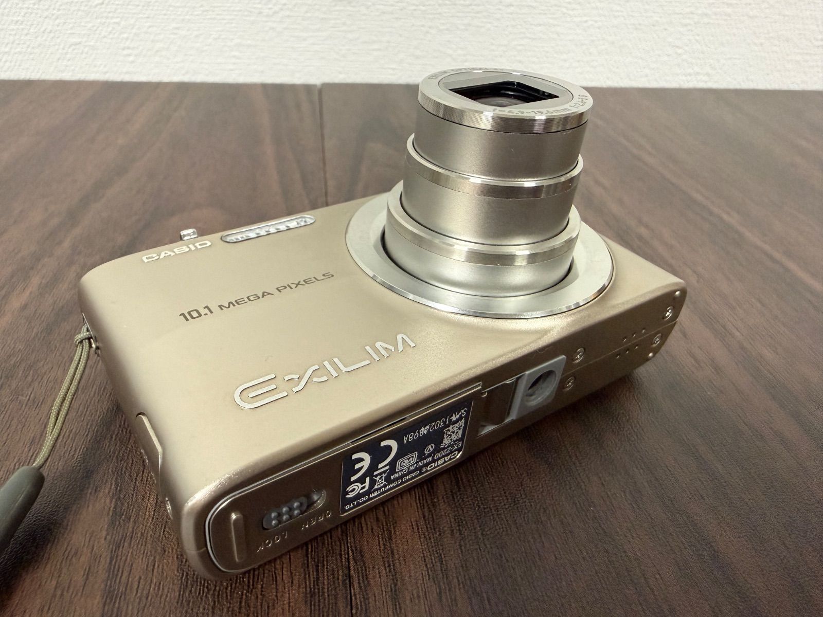 コンパクトデジタルカメラ CASIO（カシオ）EXLIM（エクシリム）EX-Z200