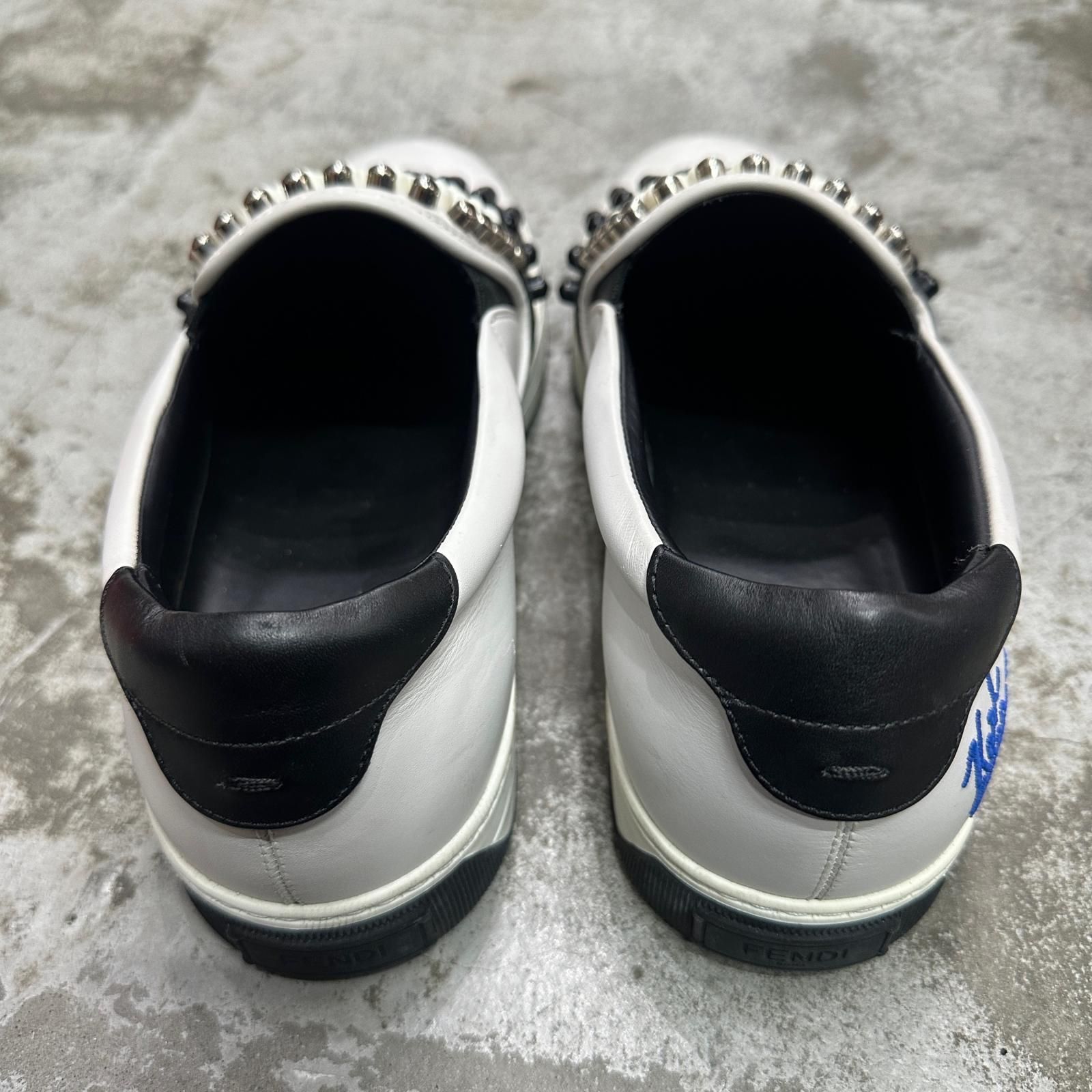 FENDI  × Karl Loves スタッズ スリッポン スニーカー スリッポン フェンディ  × カールラガーフェルト 7E0981 ホワイト 7 26cm （10802M） FENDI × Karl Loves スタッズ スリッポン スニーカー フェンディ
