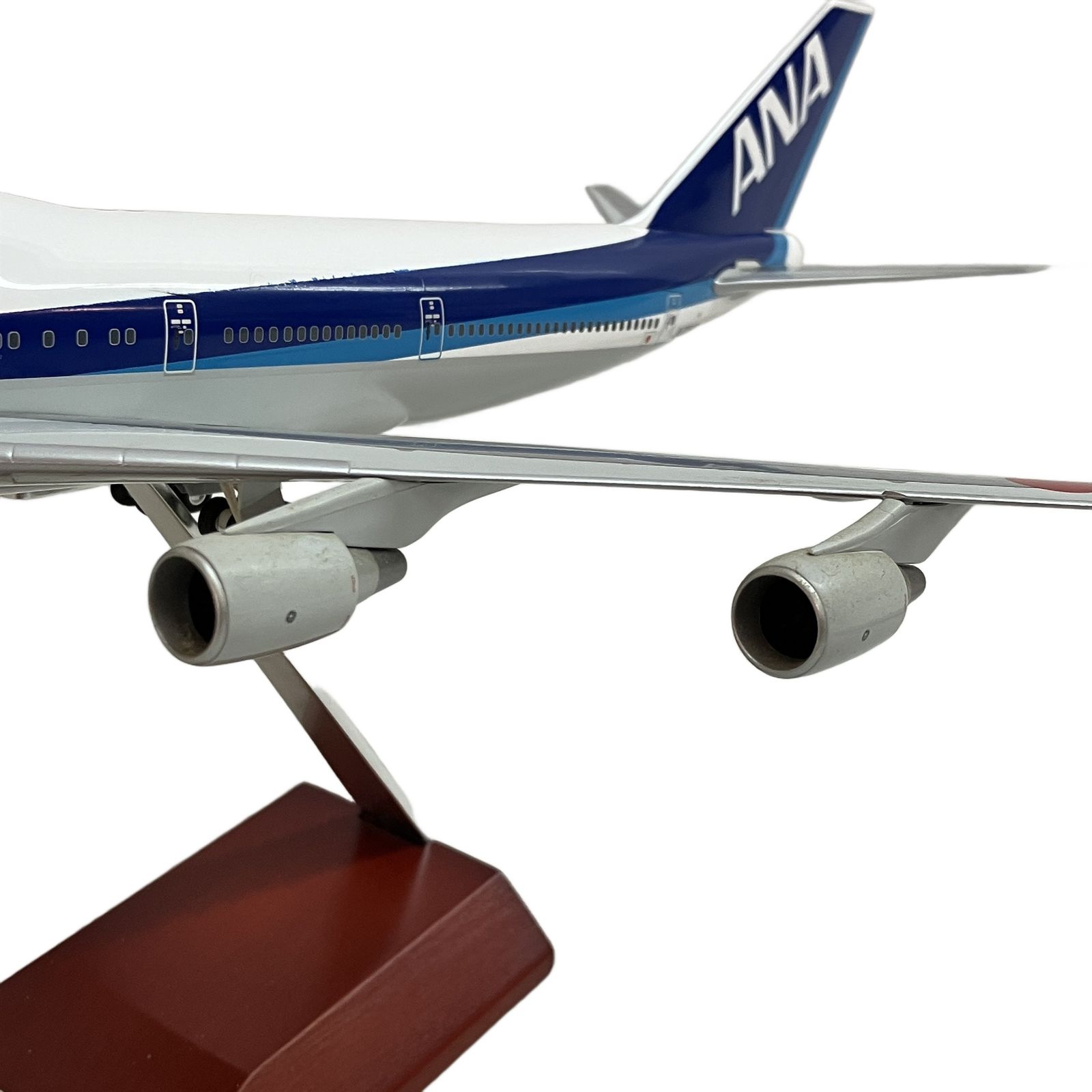 全日空商事 1/200 ANA NH20085 ボーイング 747-400 JA8097 飛行機 模型