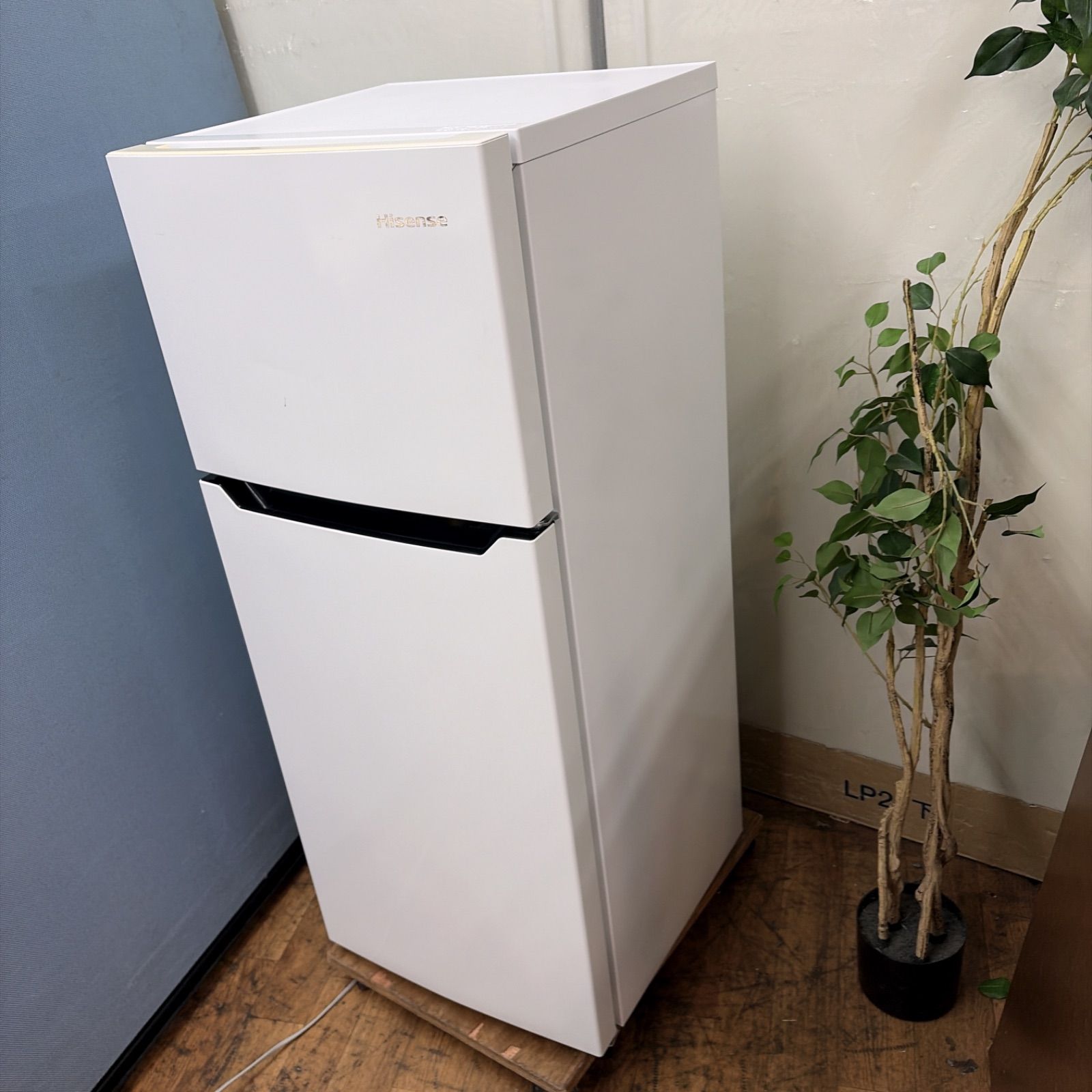 Hisense ハイセンス 2ドア冷凍冷蔵庫120L HR-B1201 ホワイト 2017年製 
