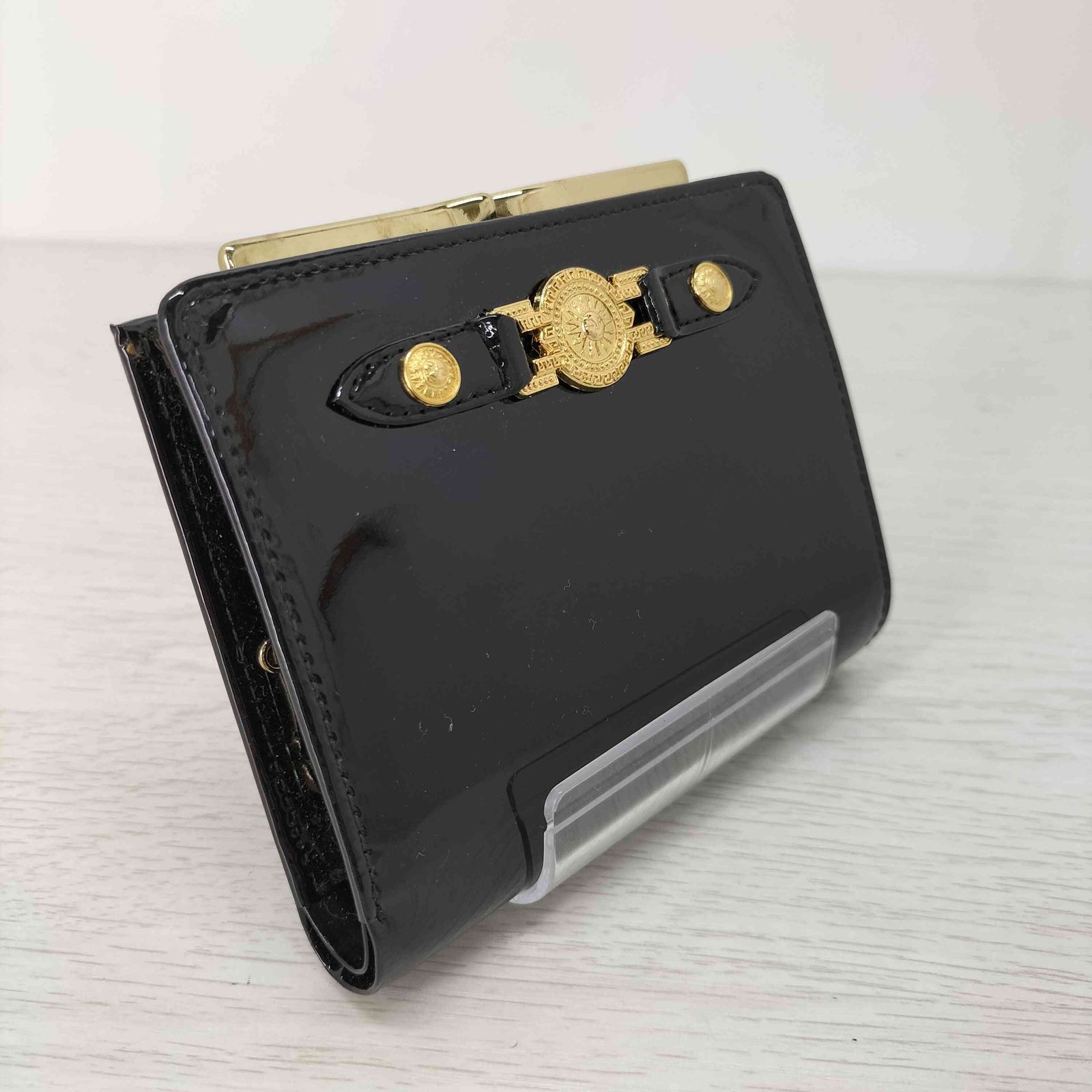 ジャンニヴェルサーチ 折財布　がま口　美品 ジャンニヴェルサーチ GIANNI VERSACE エナメル がま口 ウォレット 2