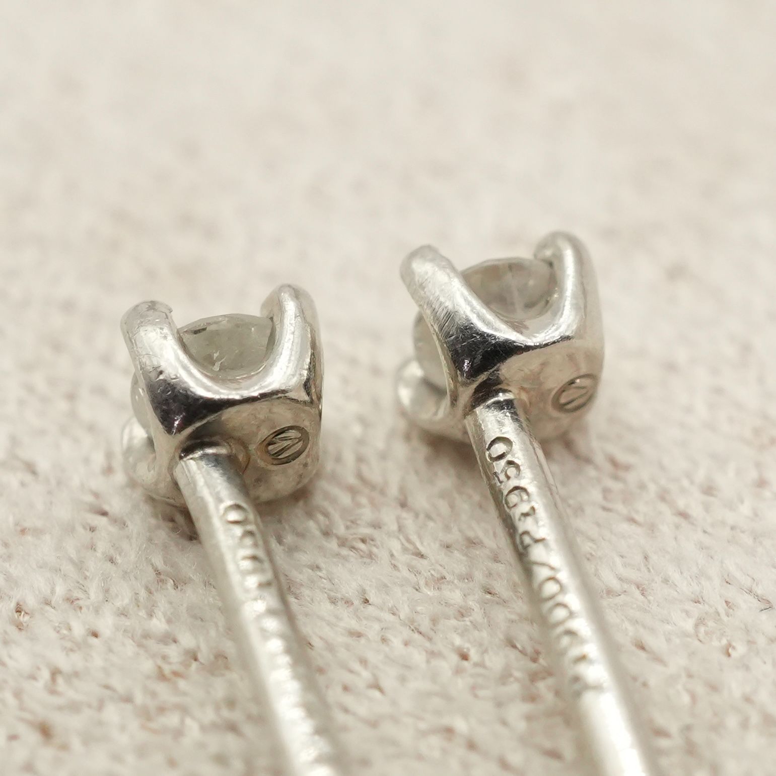 ヴァンドーム青山 1P ダイヤモンド キャトル ピアス プラチナ/25-2543 