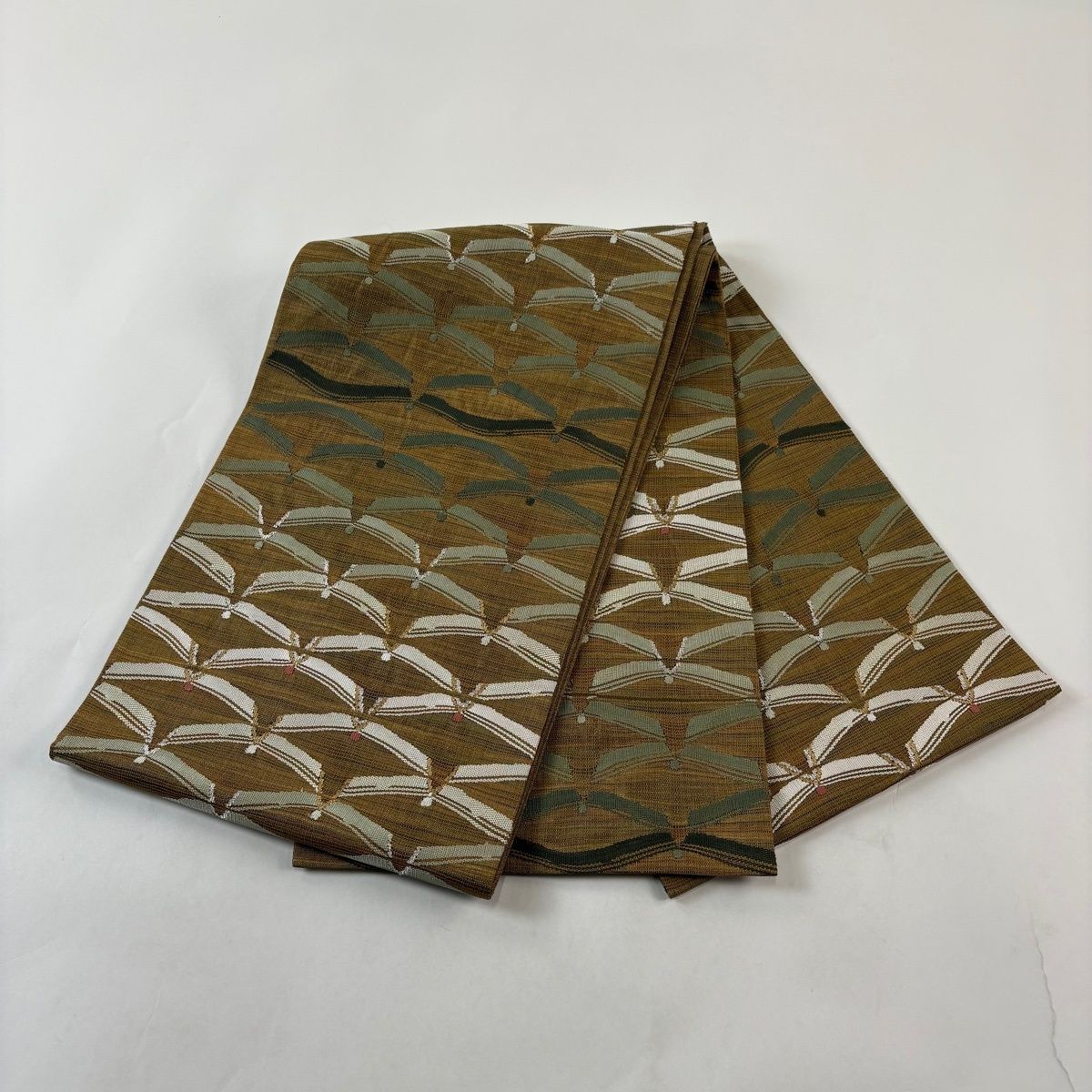 袋帯 美品 秀品 草花 幾何学模様 刺繍 金彩 山吹茶色 お太鼓柄 正絹 