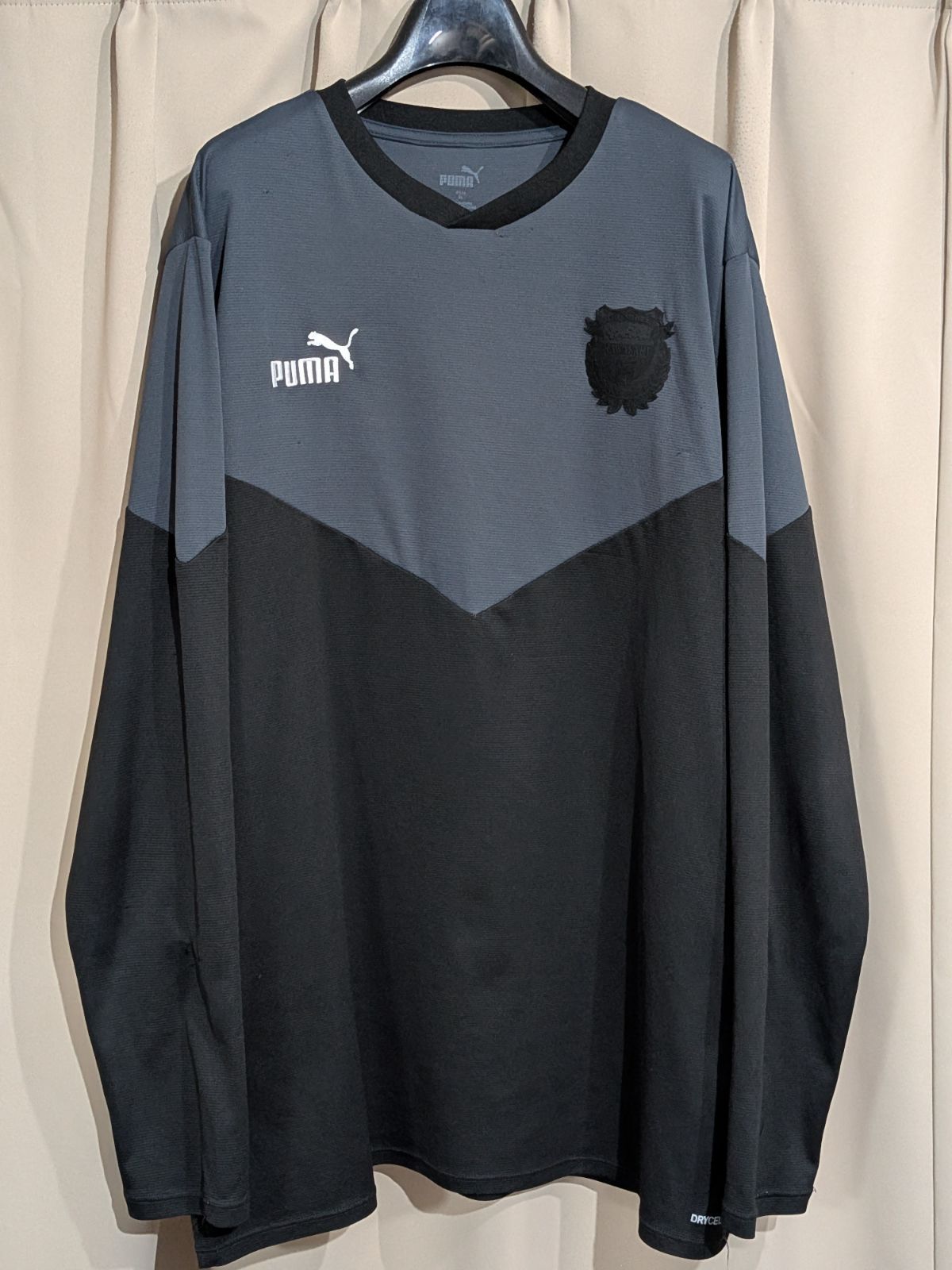 PUMA 黒 長袖 ウェア フロンターレエンブレム付き PUMA プーマ 川崎フロンターレ 黒エンブレム 長袖 シャツ XL 移動着