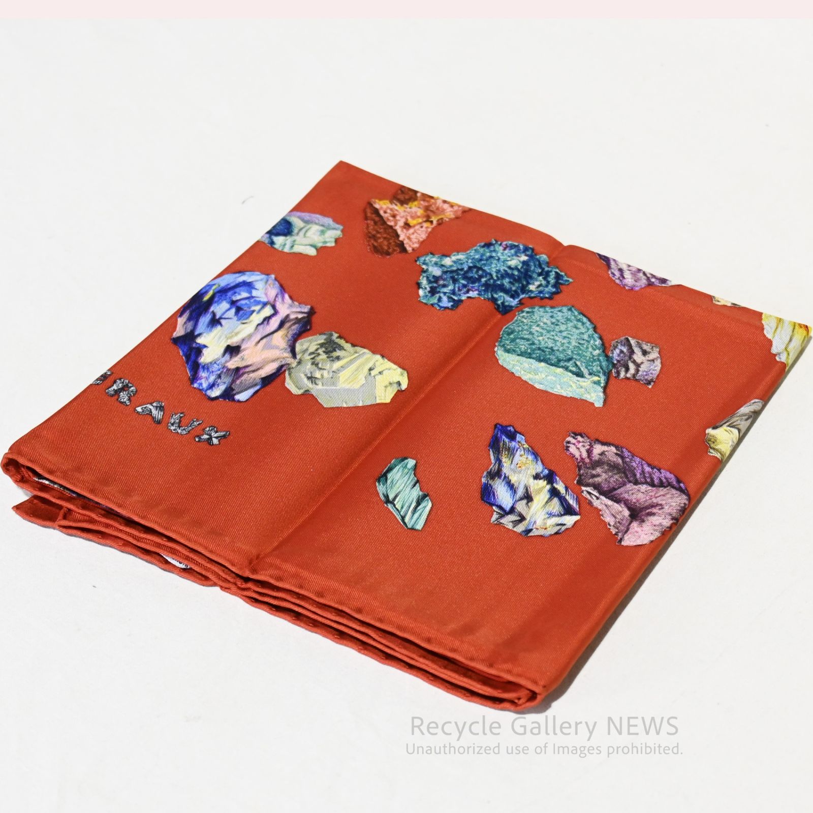 【新品未使用】HERMESエルメスカレ90 Mineraux鉱物プリントスカーフ ○ HERMES カレ90 Mineraux 鉱物 スカーフ 未使用・新古品 - メルカリ