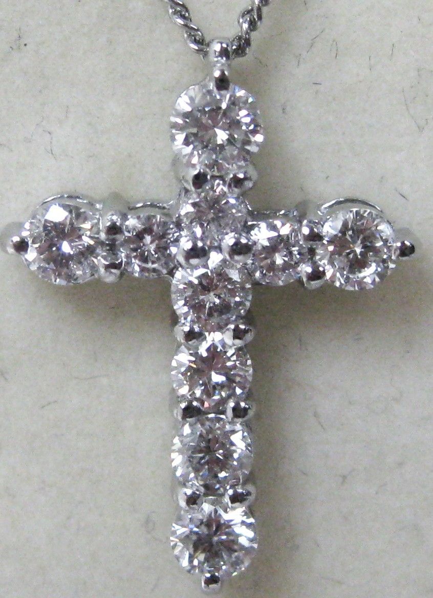 極美品Pt900プラチナペンダント クロス非常に綺麗なダイヤ10ヶ 1.00ct 