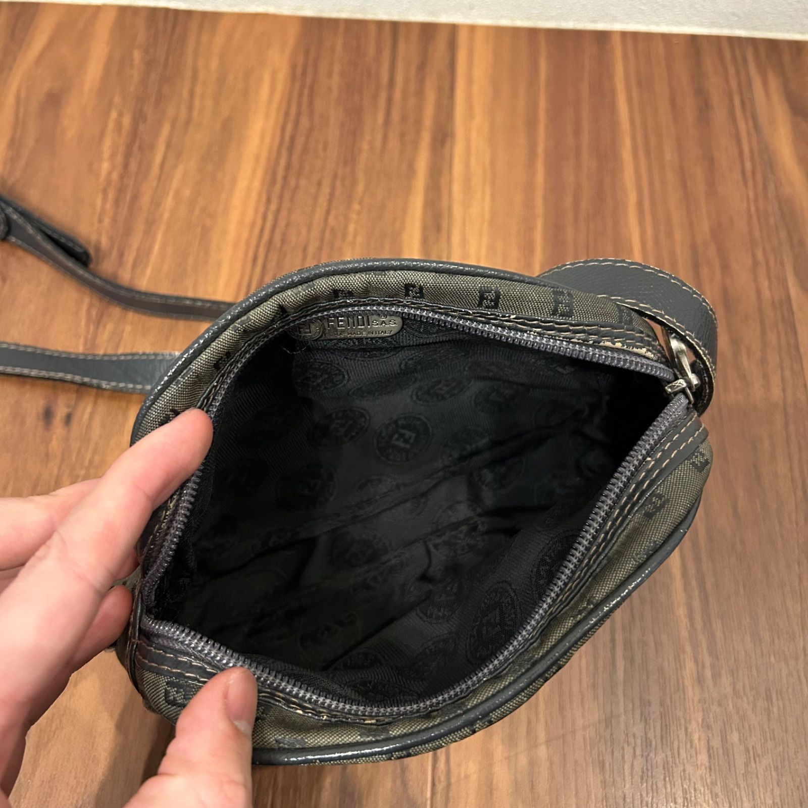 希少 OLD FENDI フェンディ レディース メンズ ミニショルダーバッグ 