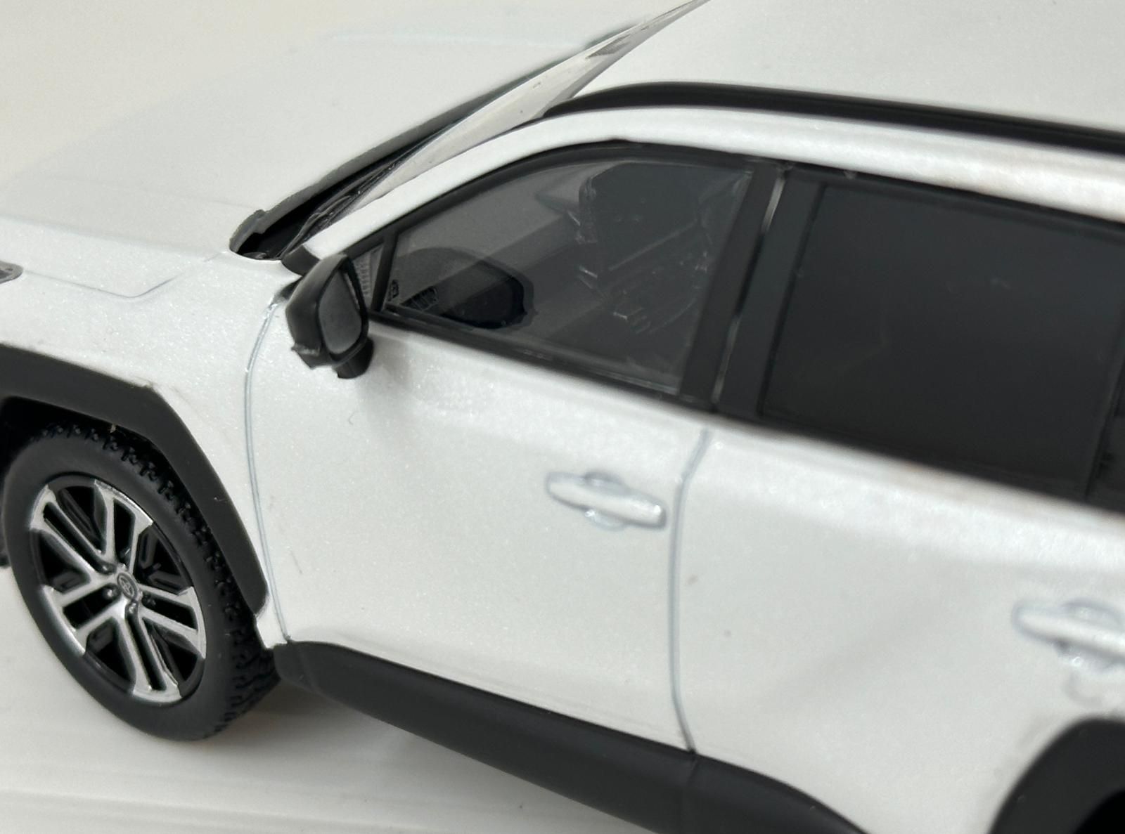 中古品】TOYOTA トヨタ カラーサンプルミニカー RAV4 089 プラチナ
