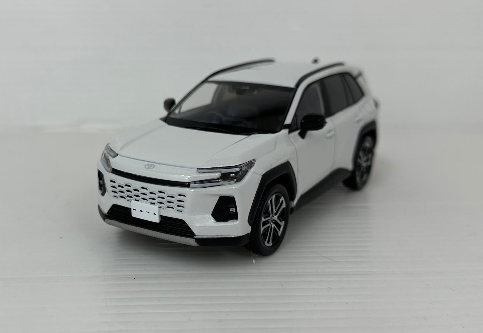 中古品】TOYOTA トヨタ カラーサンプルミニカー RAV4 089 プラチナ