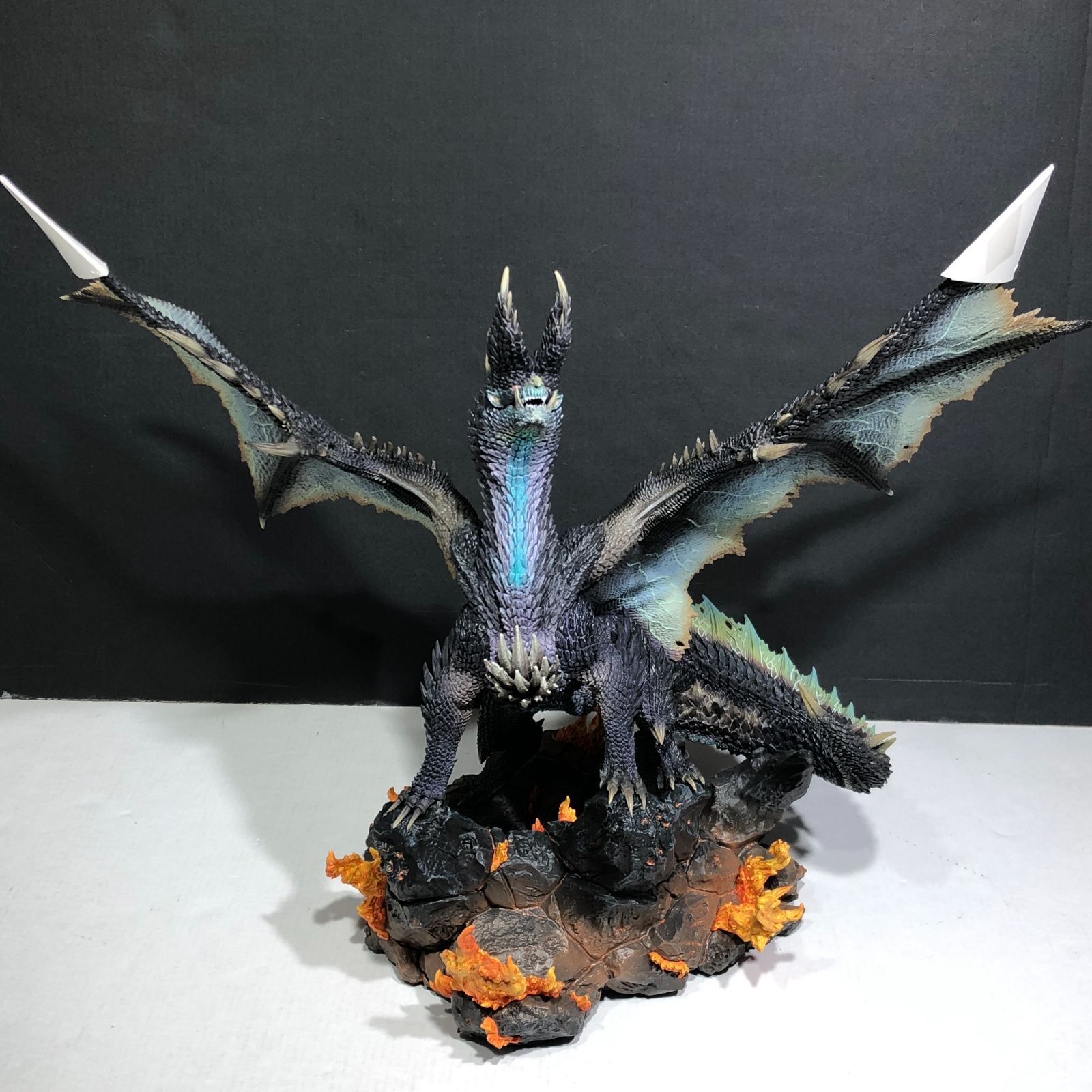 煌黒龍 アルバトリオン フィギュア モンスターハンター20th 即購入可