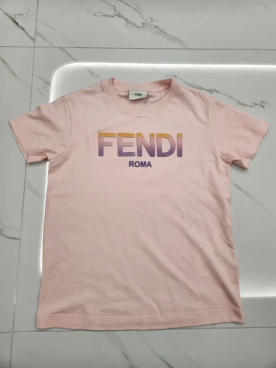 キッズ服(100cm~) FENDI フェンディ キッズ ピンク 半袖 Tシャツ 8A