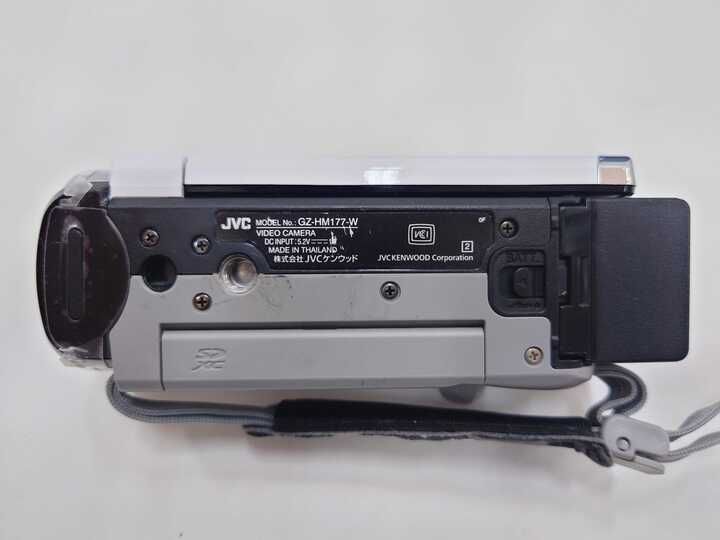 価格見直！！ JVC Everio フルハイビジョンビデオカメラ GZ-E117-W
