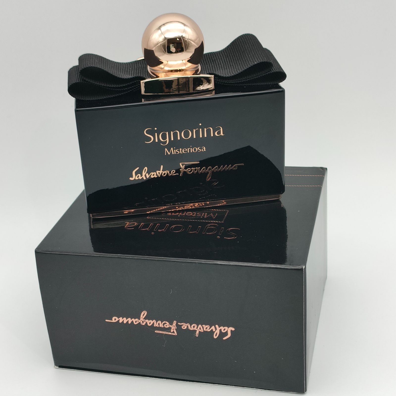 Salvatore Ferragamo サルヴァトーレ フェラガモ 香水 シニョリーナ 