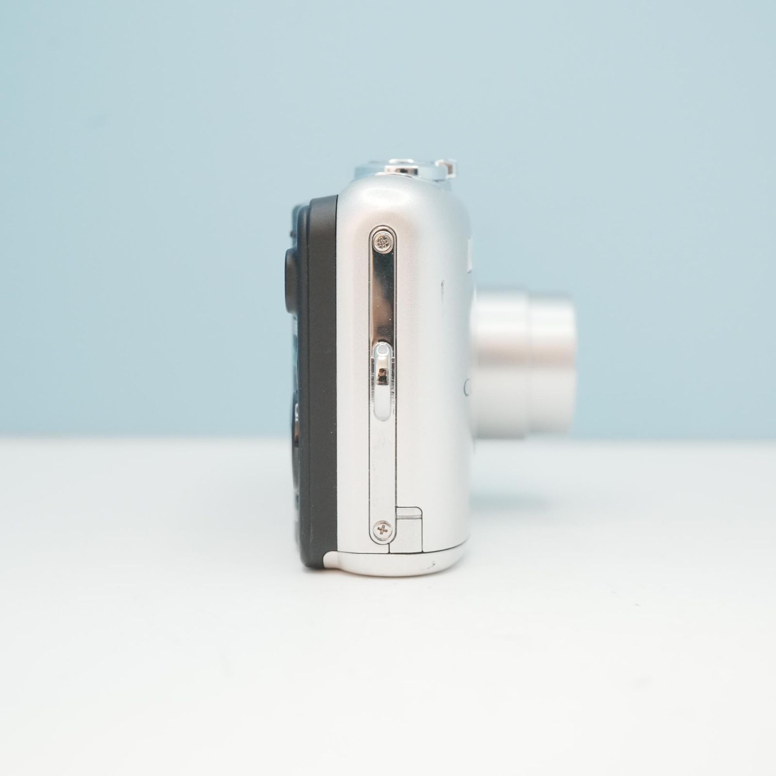 スマホ転送OK 動作OK Nikon coolpix L30 単三電池 【公式通販】