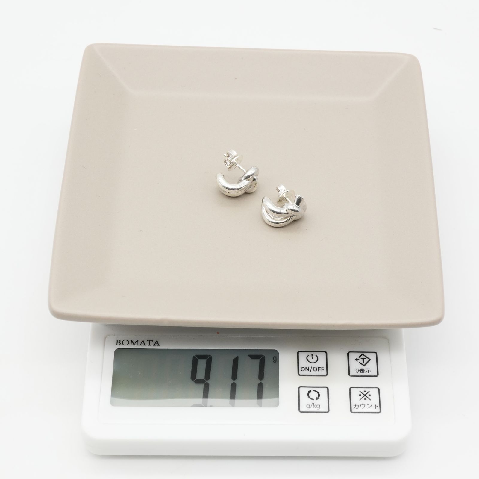 ボッテガヴェネタ シルバー ノット ピアス/25-1230箱 - メルカリ