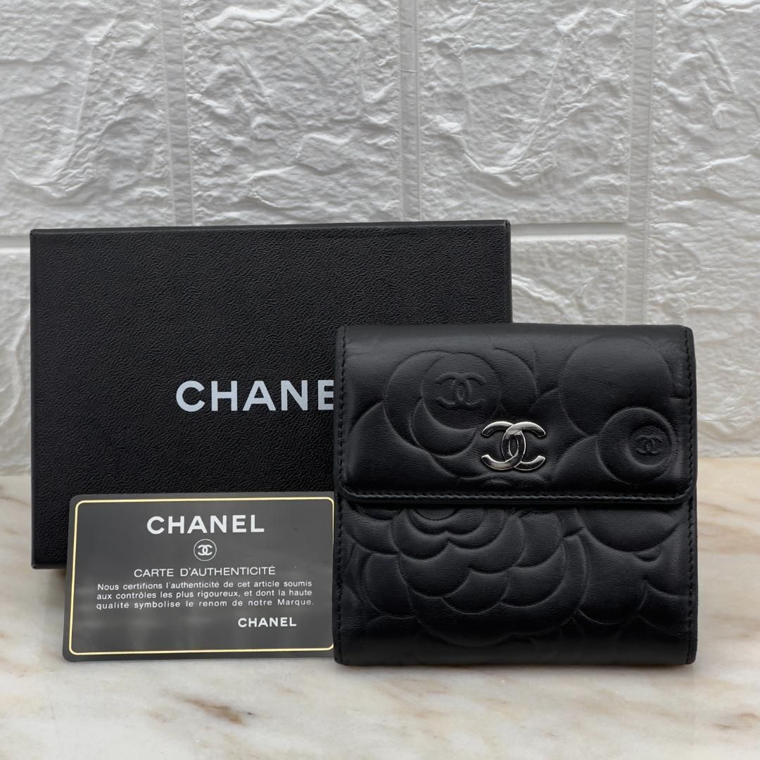 【極上材質】CHANEL⭐シャネル【カメリア】折り財布⭐ダブルホック ブラック 極上 CHANEL シャネル カメリア Wホック 二つ折り財布 A125 - メルカリ